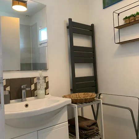 Holiday home Les Petits Poissons Verts Et Massages